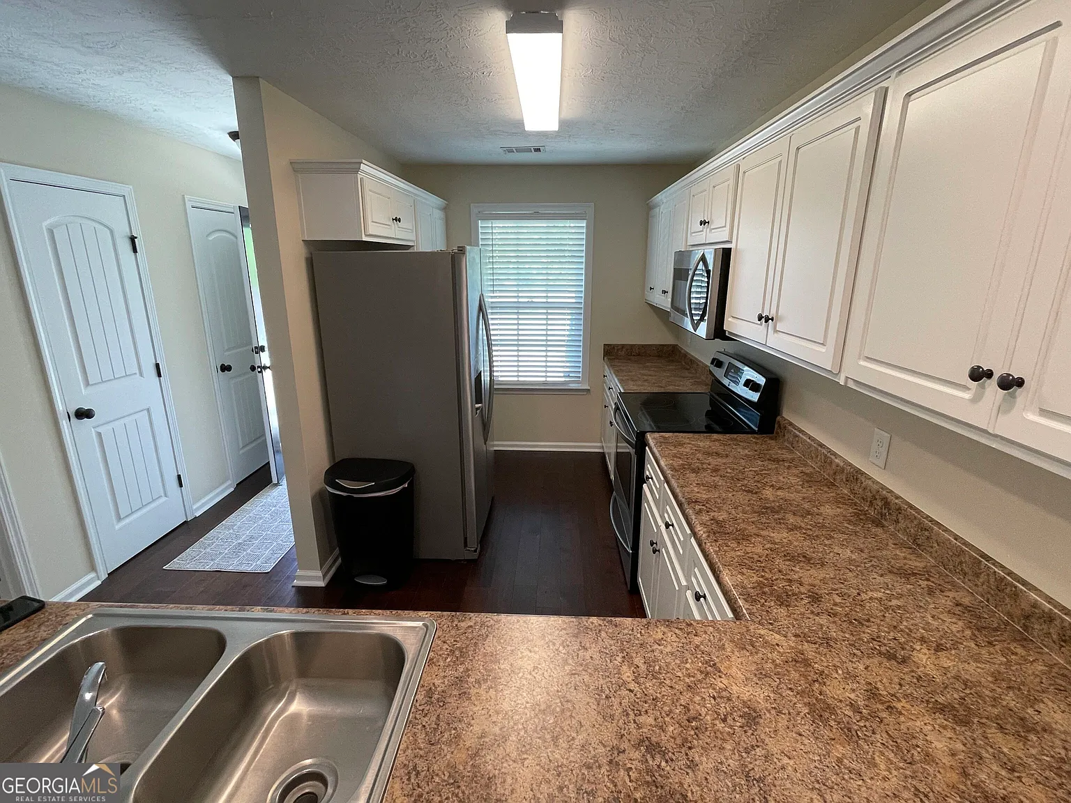 2 bed, 2.0 bath, 1092 sqft, $1,400 — Photo 2