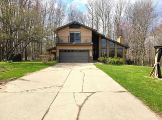 3 Hidden Creek Dr, Marquette, MI 49855