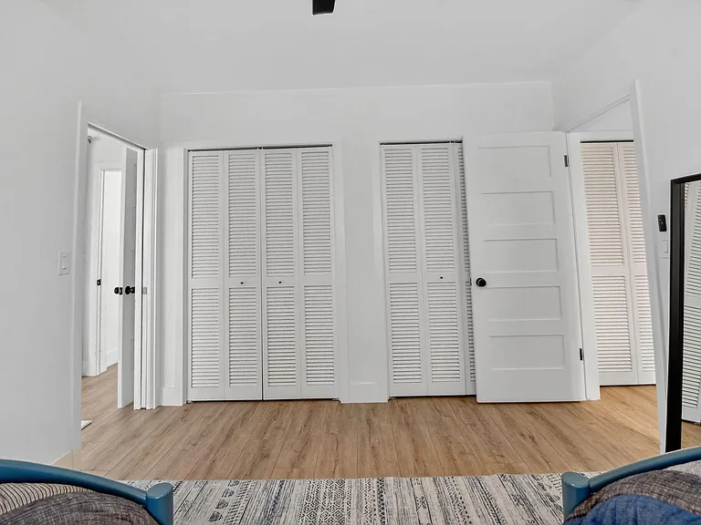 891 SW Hickory Ter — Photo 36