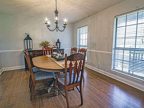 5th image of 705 Rock Hill Ct