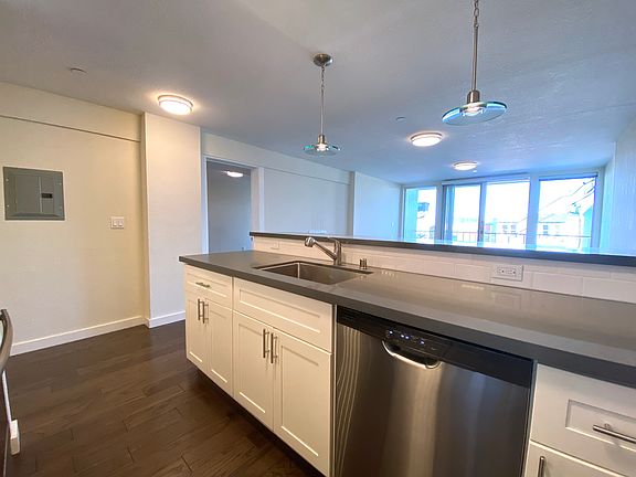 3rd image of 655 Kansas St #305