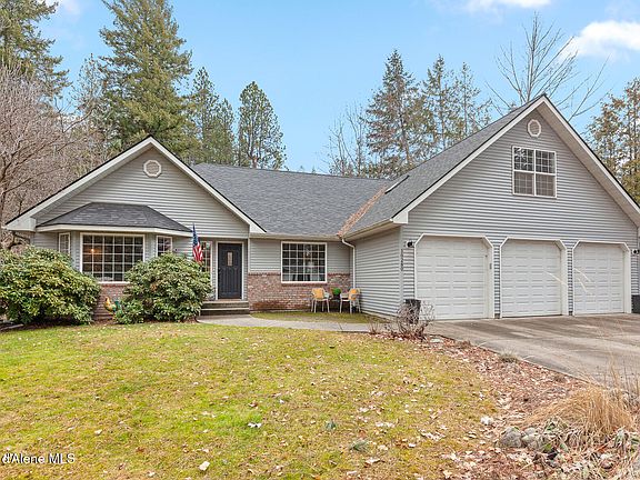 2nd image of 10280 N Pines Rd