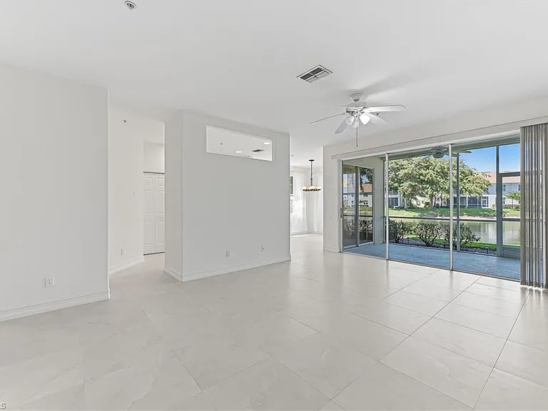 800 Carrick Bend Cir — Photo 4
