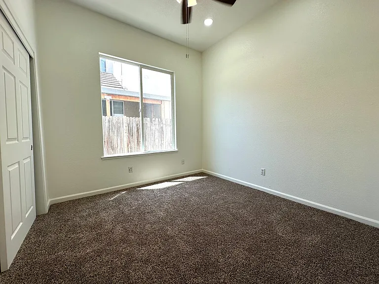 3545 Laguna Ct — Photo 21