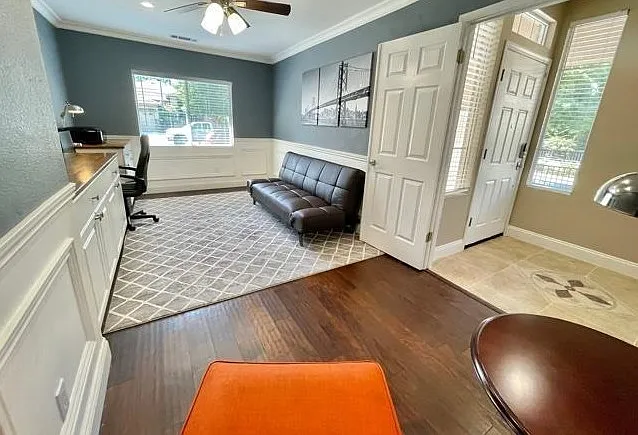 709 Thompsons Dr — Photo 2