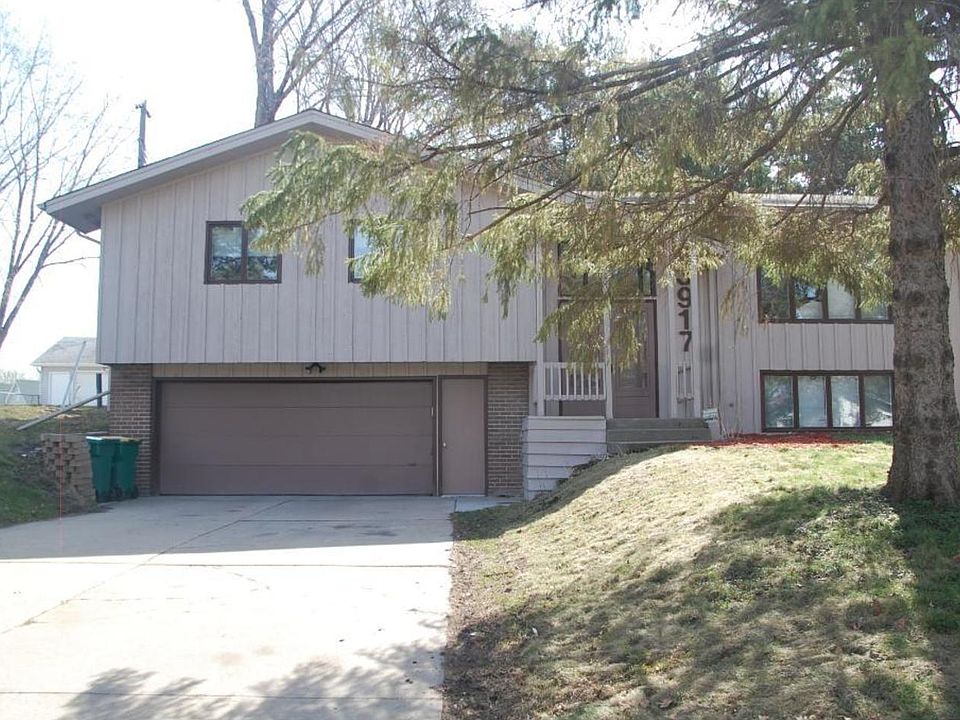 1st image of 3917 Fordham Dr NE