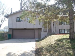 3917 Fordham Dr NE, Saint Anthony, MN 55421