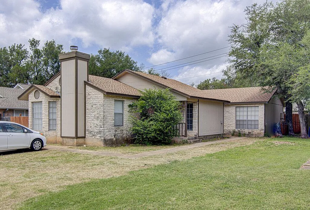 1 bed, 1.0 bath, 895 sqft, $995 — Photo 2