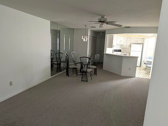 4th image of 905 Maplewood Ct