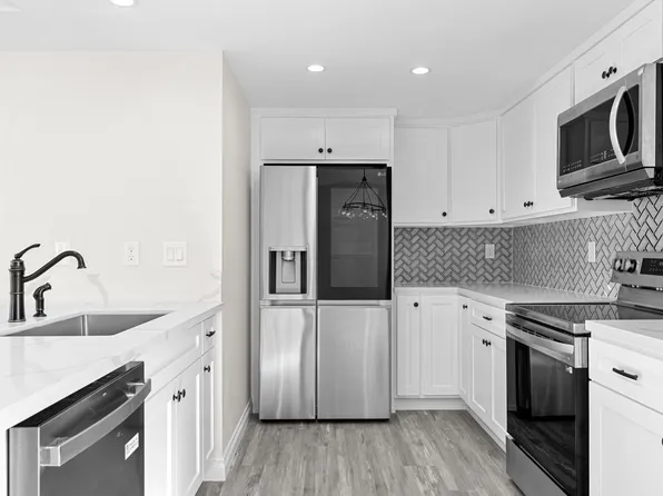 319 Huntington, Irvine, CA 92620
