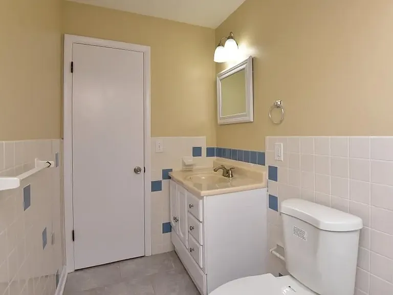 10204 S Highland Ave — Photo 10