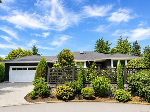 5256 Del Monte Ave, Saanich, BC V8Y 1X2