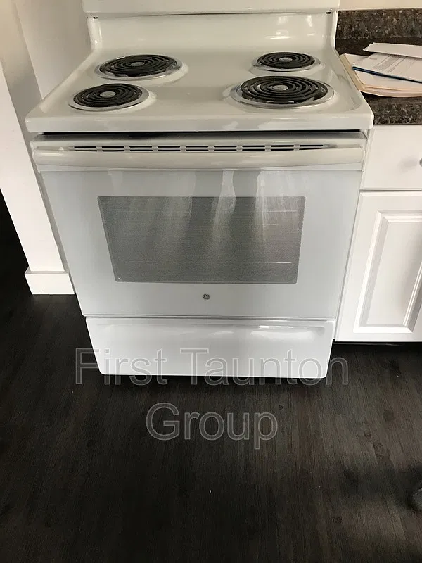 2 bed, 1.0 bath, 725 sqft, $1,850 — Photo 4