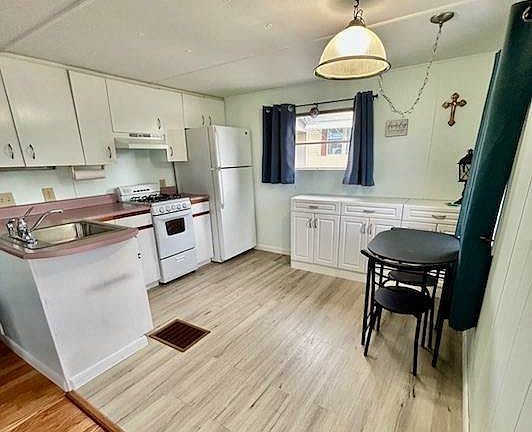 5th image of 2346 Druid Rd #1411