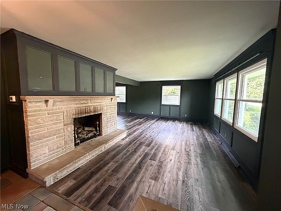 2nd image of 144 Everhard Rd SW