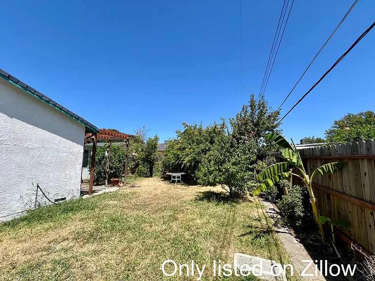 2318 Thompson Way — Photo 26