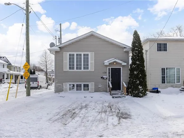 138 Carlton St, Saint Catharines, ON L2R 7S6