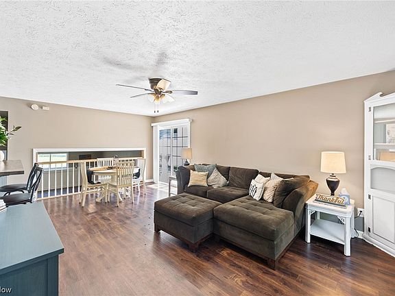4th image of 10399 Greenview Dr