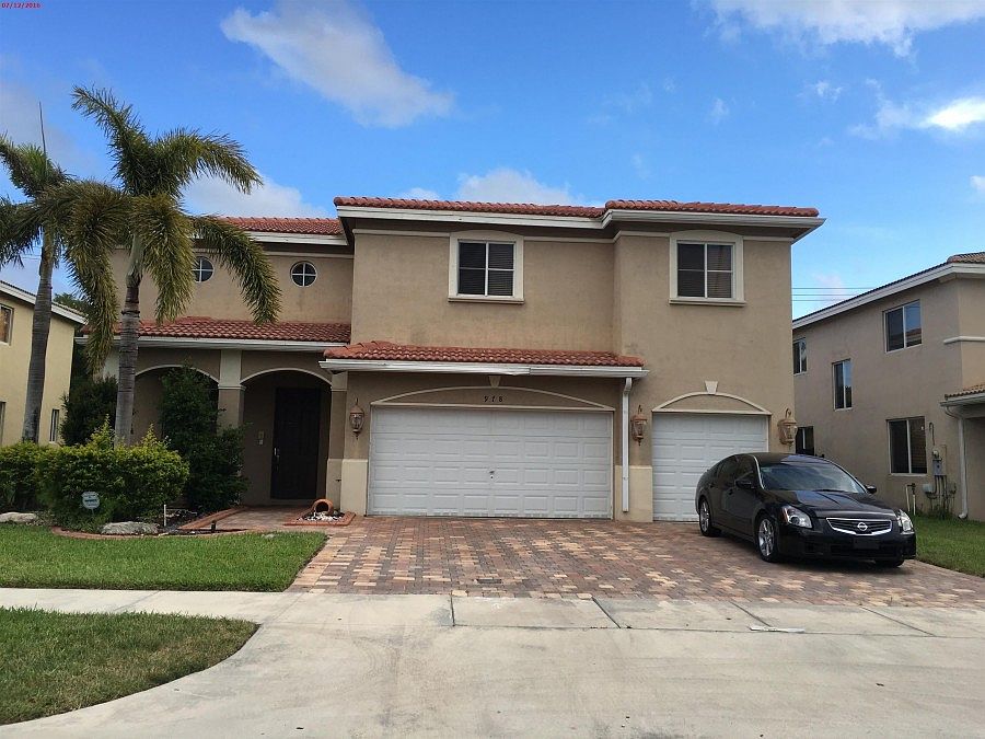 1st image of 978 NW 204th St