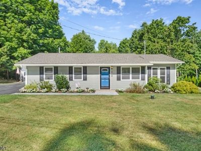 8 Maryann Rd, Oak Ridge, NJ, 07438