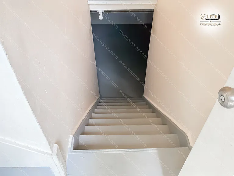 3717 Wisner St — Photo 11