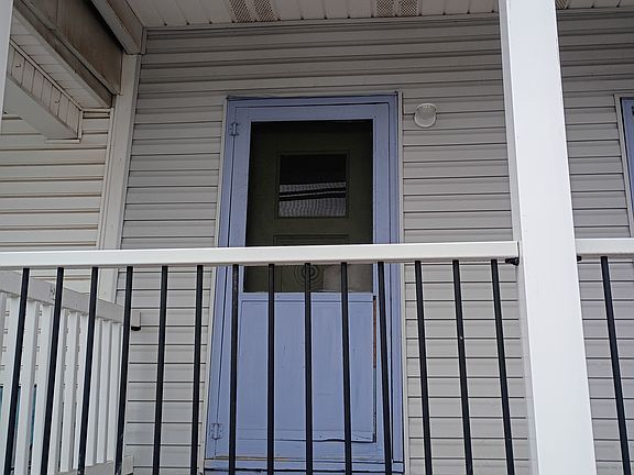 2nd image of 188 Mahanoy St #2