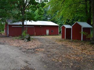 1820 W 48th St, Fremont, MI 49412