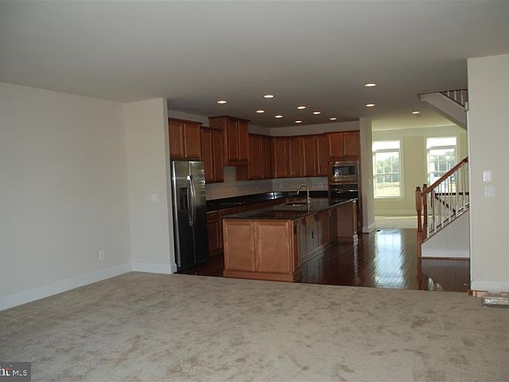 3rd image of 42619 Harlow Meadows Ter