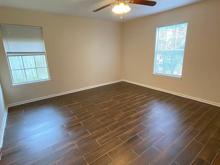 10727 Green Lake Dr — Photo 17