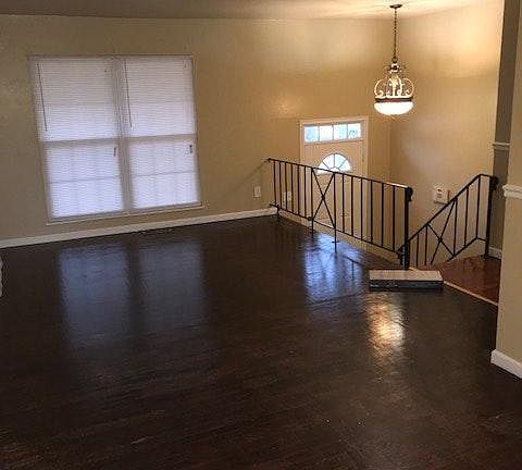 5th image of 1456 Columbus Dr