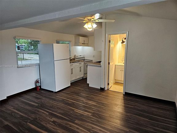 5th image of 1417 SW 33rd Ct #B