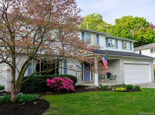 33025 Tall Oaks St, Farmington, MI 48336