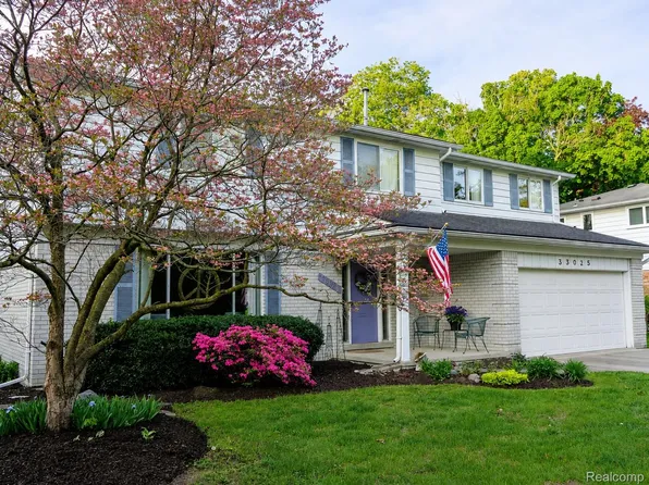 33025 Tall Oaks St, Farmington, MI 48336