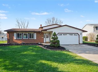 6360 Ramblewood Dr, Mentor, OH 44060