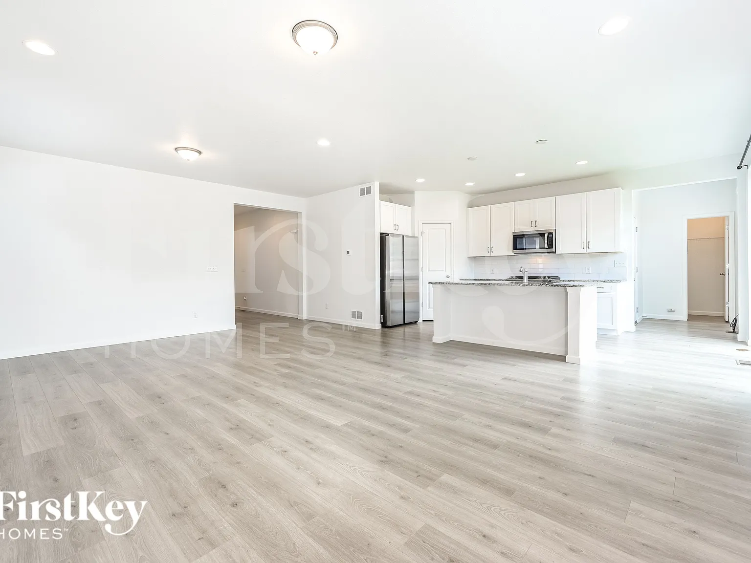 5 bed, 3.0 bath, 3238 sqft, $3,370 — Photo 3