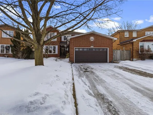 2084 Pen St, Oakville, ON L6H 3L3