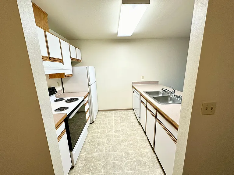 904 Juniper Ave — Photo 32