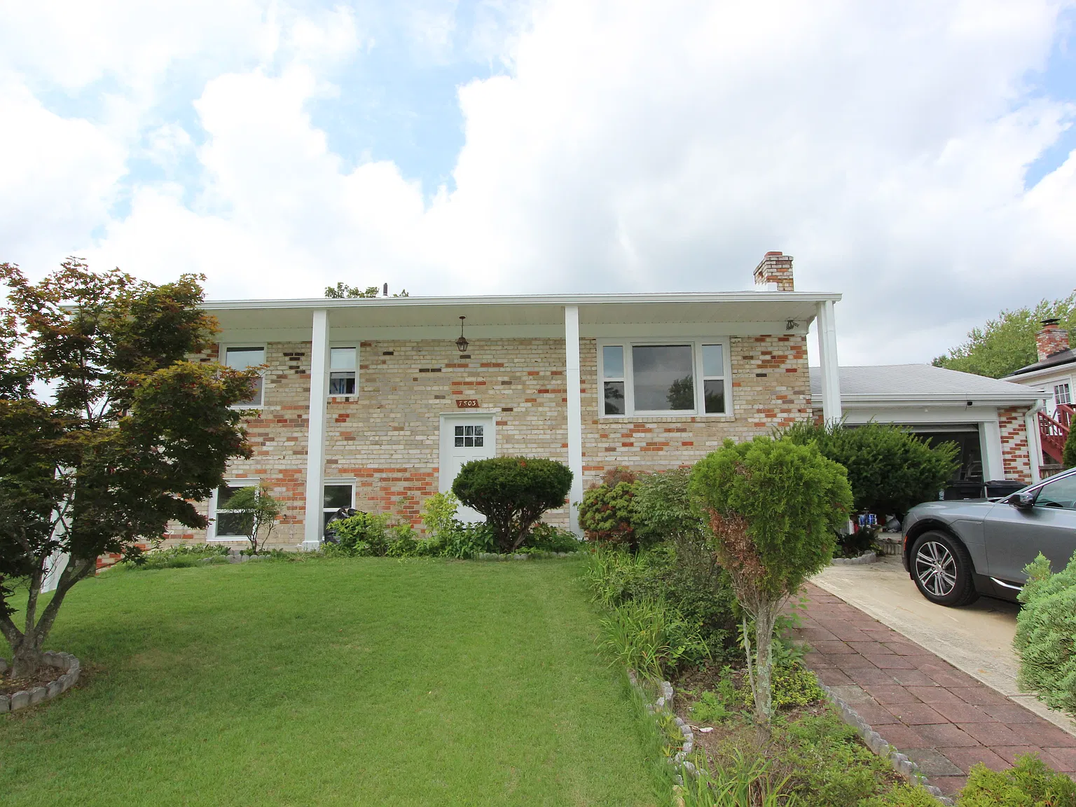 4 bed, 1261 sqft, $3,300 — Photo 1