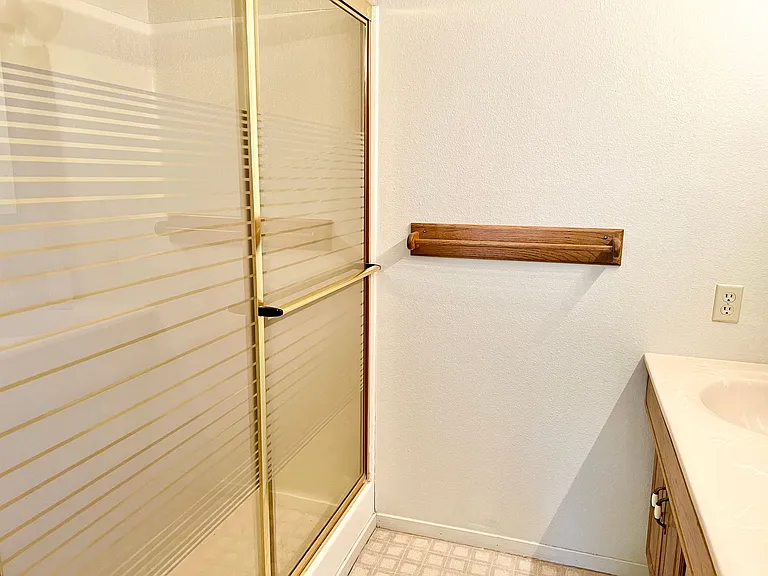 16420 Huron Dr — Photo 14