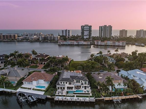 233 Mermaids Bight, Naples, FL 34103