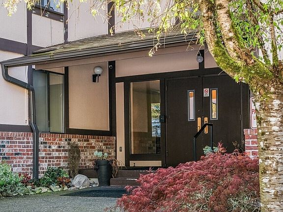 3rd image of 4501 Grandview Dr W Unit 120