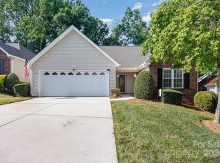 121 Keswick Ln, Mooresville, NC 28117