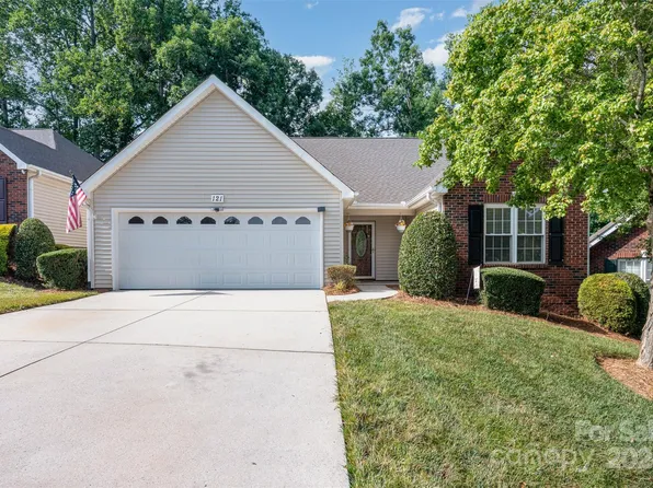 121 Keswick Ln, Mooresville, NC 28117