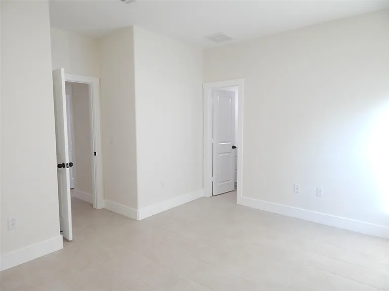 16963 W Juneau — Photo 16