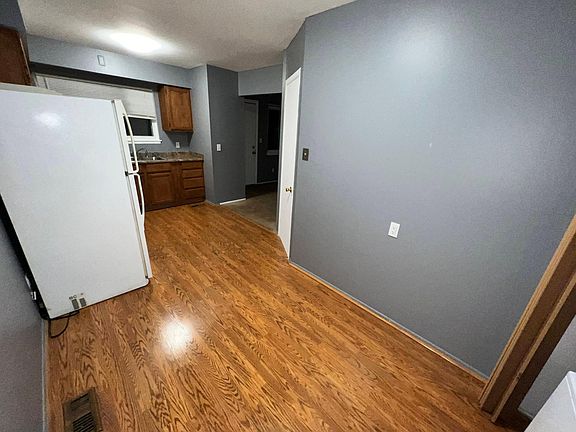 5th image of 28474 Marshall St