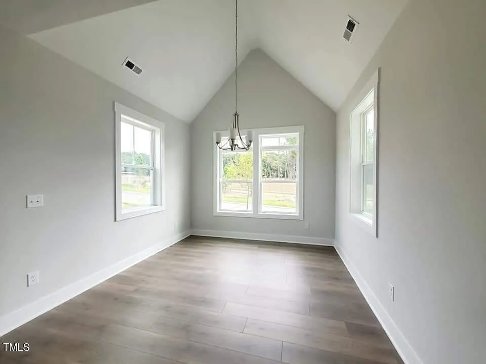 4 bed, 3.5 bath, 2951 sqft, $3,095 — Photo 4
