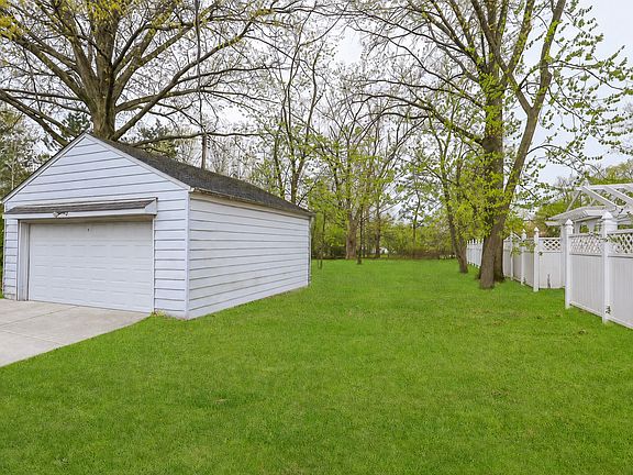 5th image of 1624 Overbrook Rd