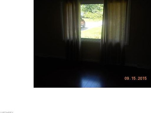 4th image of 5425 Victoria Dr