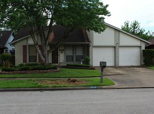 9518 Kingsvalley St, Houston, TX 77075