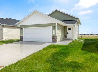 7791 Cub Creek Way, Horace, ND 58047
